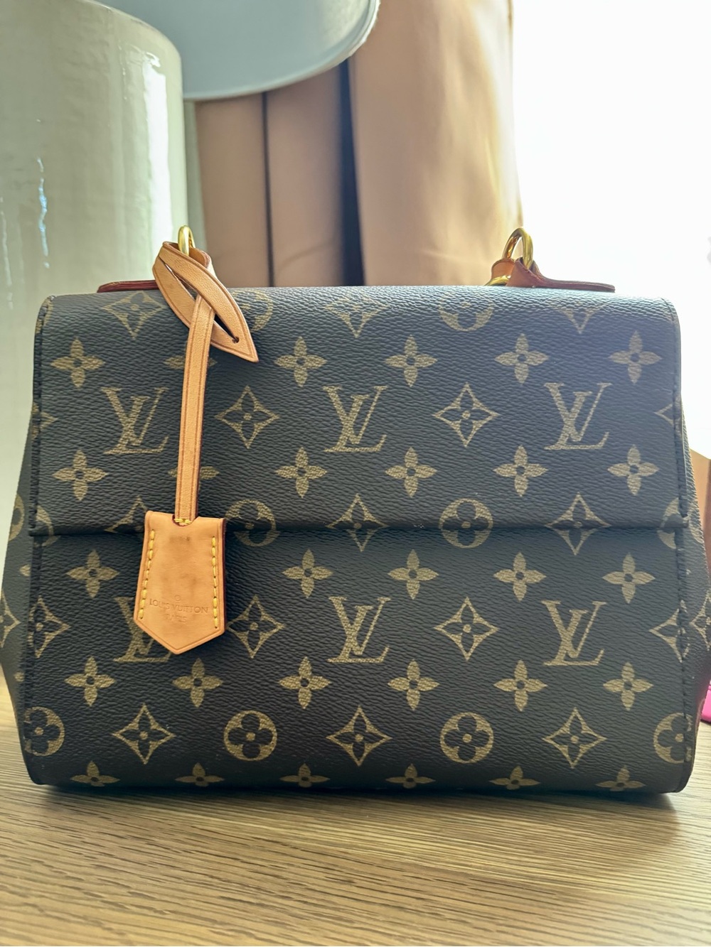 Louis Vuitton Cluny - Picture 13 of 14